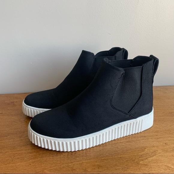 Susina Black Platform Chelsea Ankle Sneaker Boot Slip On Pull On - Picture 2 of 15